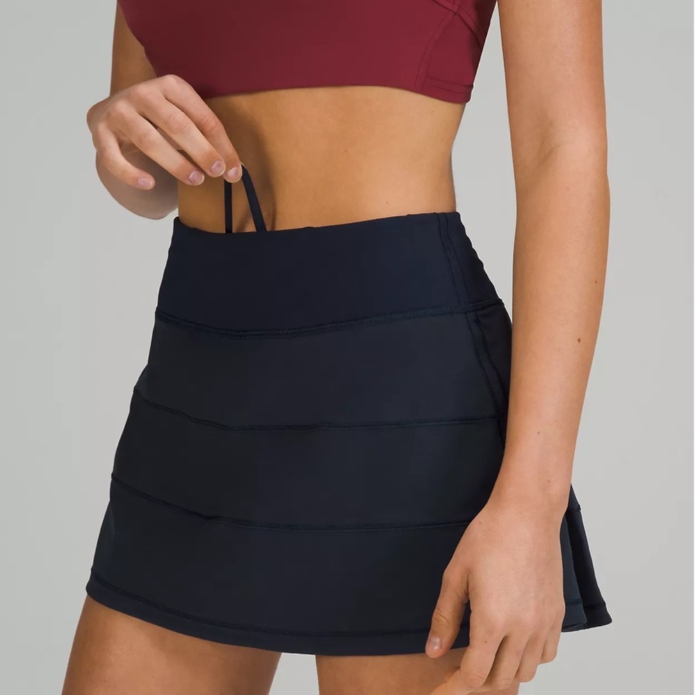 Lululemon Pace Rival Mid-Rise Skirt 13” (like new condition)